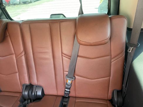 Used 2018 Cadillac Escalade Luxury RWD image 40