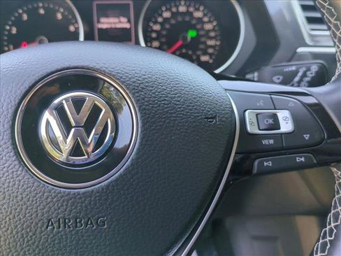 Used 2021 Volkswagen Tiguan SE AWD/4WD image 30