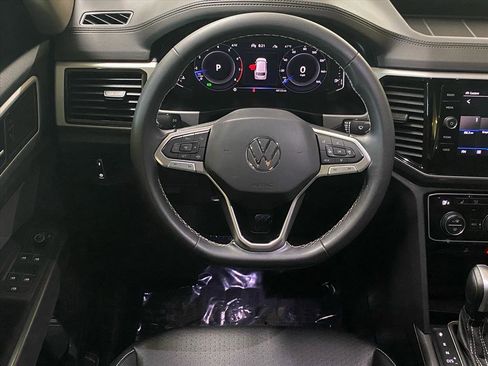 Used 2023 Volkswagen Atlas SE AWD/4WD image 4