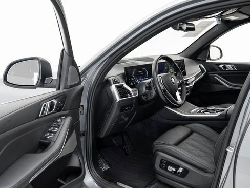 Used 2025 BMW X5 xDrive40i w/ Climate Comfort Package image 7