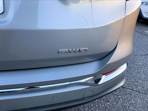 Used 2024 GMC Terrain Denali w/ Denali Premium Package image 9