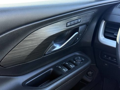 Used 2023 GMC Terrain SLT w/ Tech Package image 28