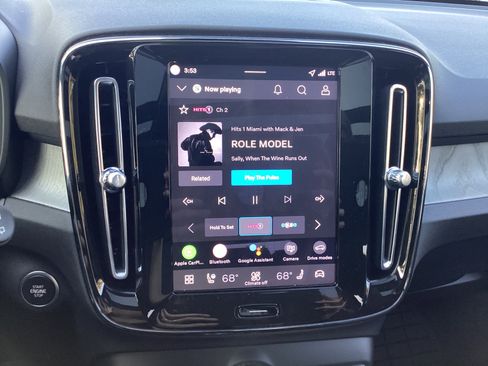 Used 2026 Volvo XC40 B5 Plus w/ Protection Package Premier image 26