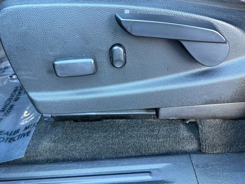 Used 2016 GMC Canyon SLT w/ Driver Alert Package image 19