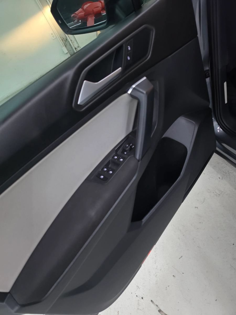 Used 2019 Volkswagen Tiguan S FWD image 17