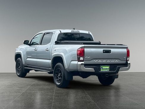 Used 2022 Toyota Tacoma SR5 AWD/4WD image 5