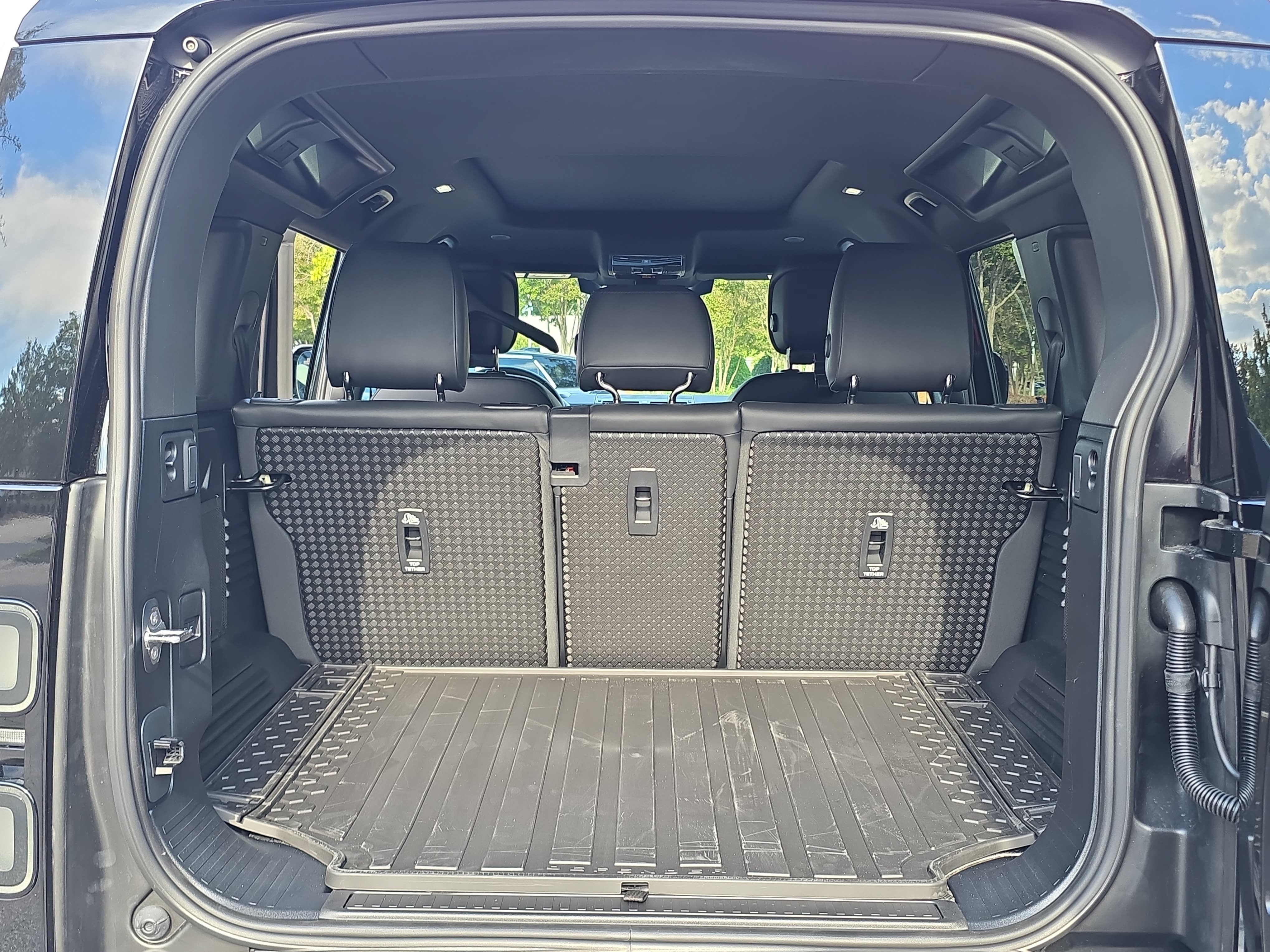 New 2026 Land Rover Defender 110 X-Dynamic SE AWD/4WD image 12