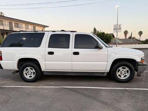 Used 2006 Chevrolet Suburban LS w/ Smart Select Package RWD image 9