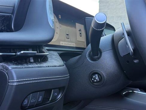 Used 2024 Genesis G90 3.5T image 16