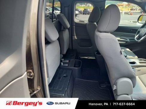 Used 2014 Toyota Tacoma 4x4 Access Cab V6 w/ SR5 Package image 9