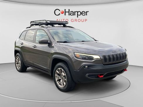 Used 2020 Jeep Cherokee Trailhawk w/ Cold Weather Group AWD/4WD image 1
