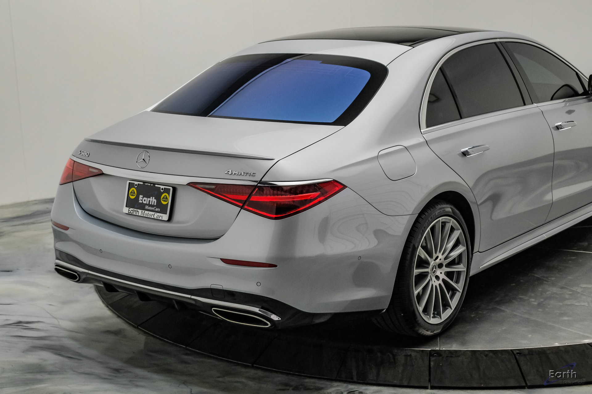 Used 2022 Mercedes-Benz S 580 4MATIC Sedan w/ AMG Line Package image 23