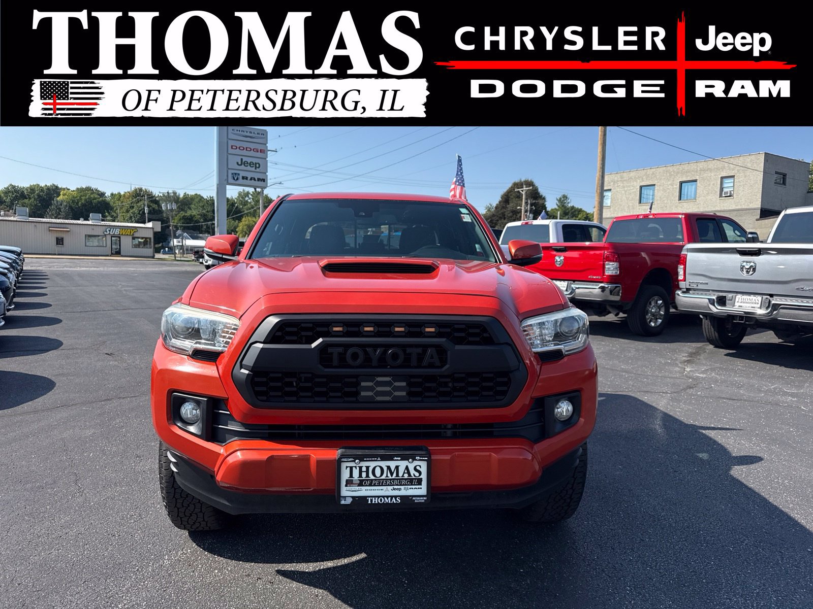 Used 2018 Toyota Tacoma TRD Sport w/ Technology Package AWD/4WD image 2