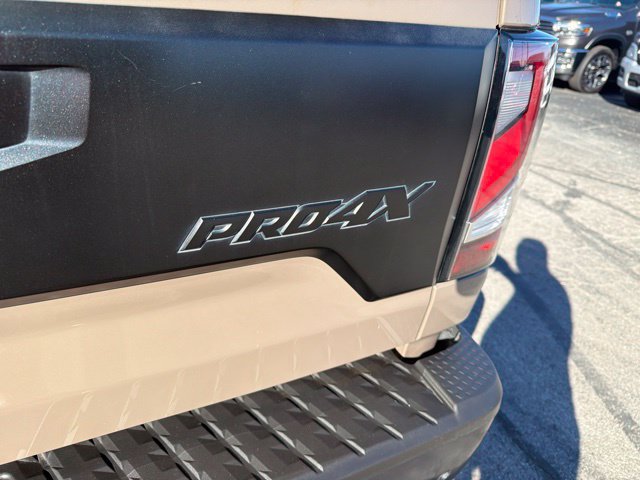 Used 2021 Nissan Titan PRO-4X w/ Pro-4x Convenience Package AWD/4WD image 6