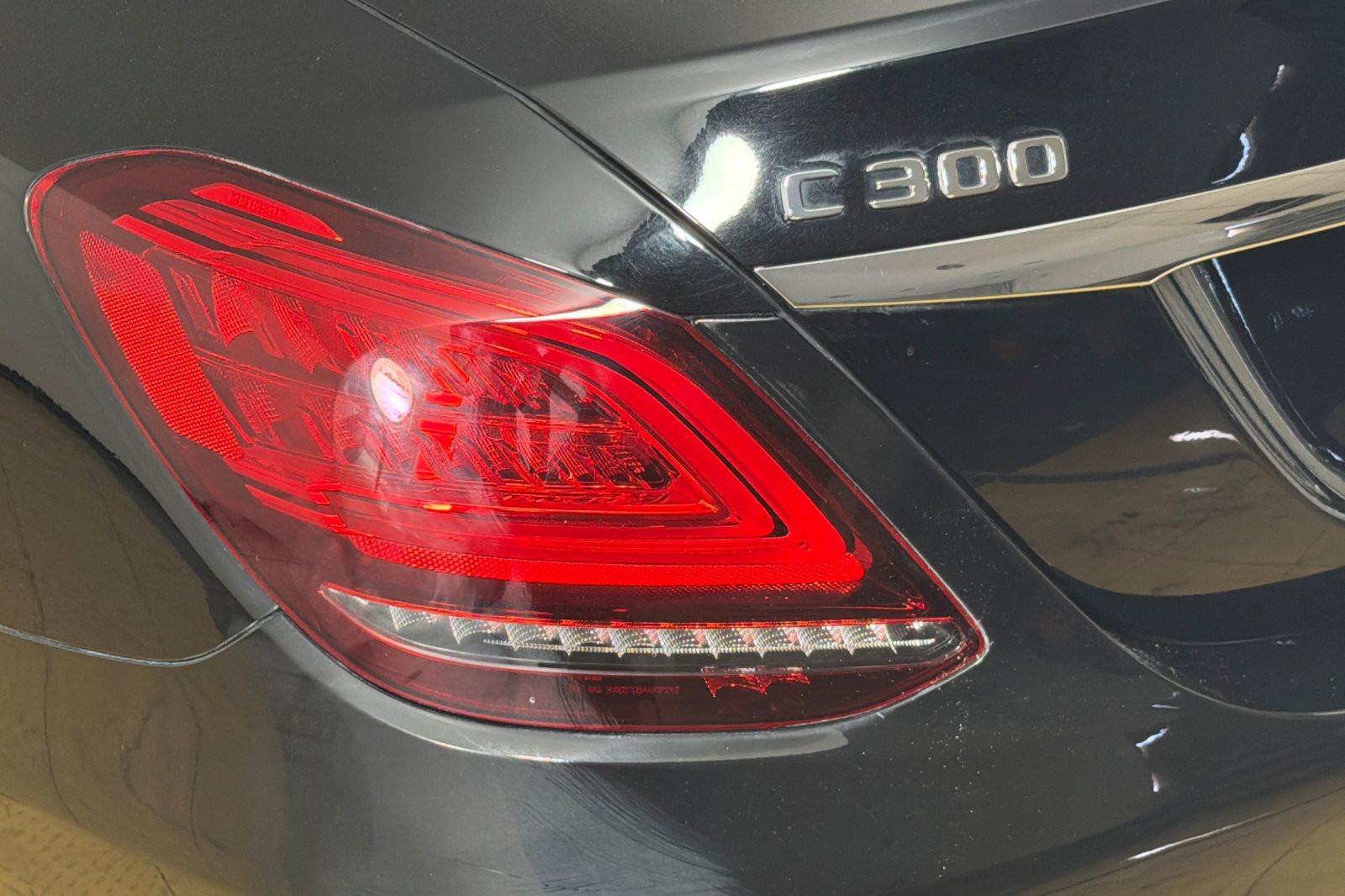 Used 2019 Mercedes-Benz C 300 Sedan image 25
