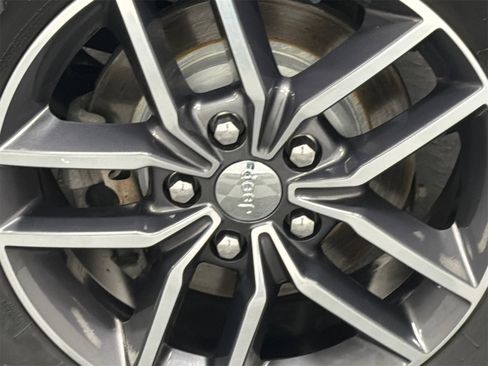 Used 2018 Jeep Grand Cherokee Limited w/ Trailer Tow Group IV image 5