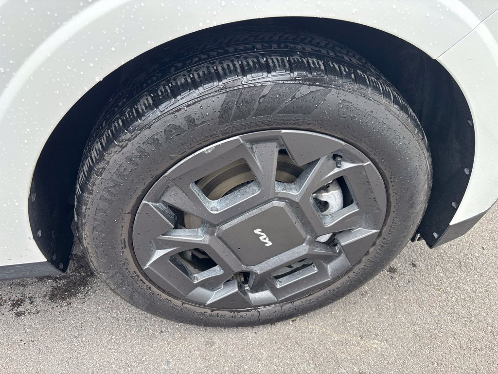 Certified 2026 Kia Carnival EX FWD image 12