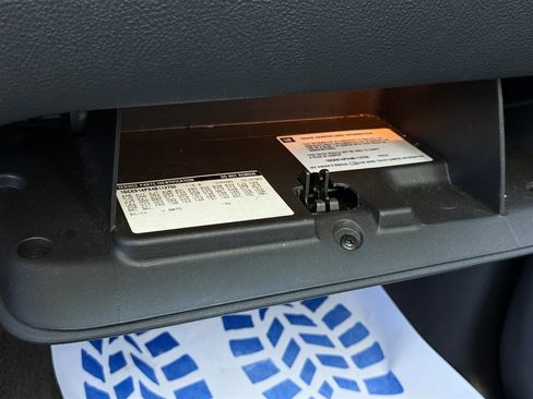 Used 2004 Chevrolet SSR w/ Preferred Equipment Group image 44