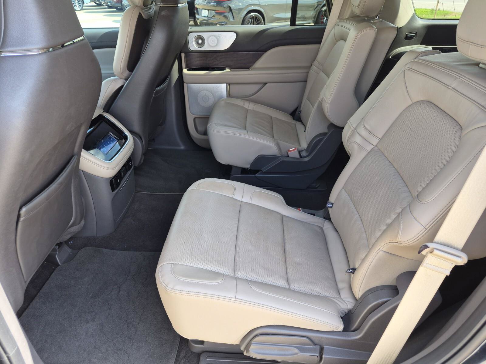 Used 2024 Lincoln Navigator Reserve AWD/4WD image 17