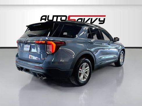 Used 2025 Ford Explorer ST AWD/4WD image 7