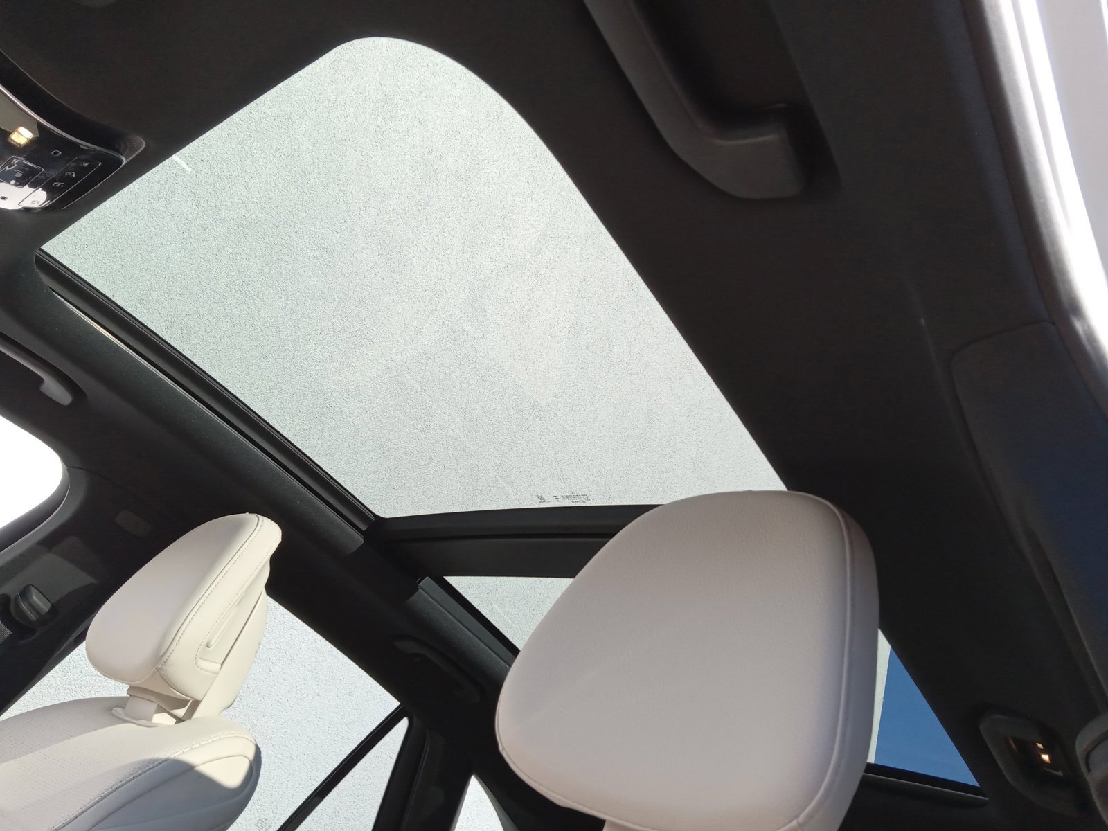 Used 2025 Mercedes-Benz GLC 300 4MATIC image 12