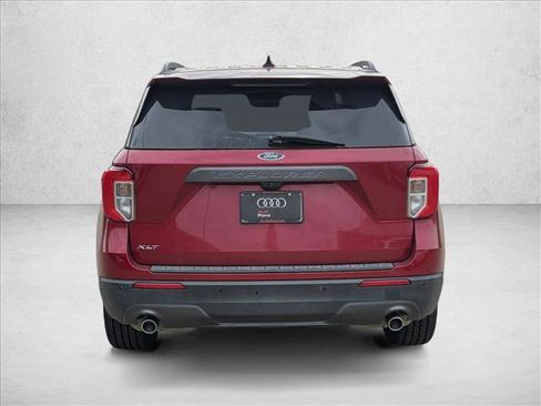 Used 2021 Ford Explorer XLT w/ Equipment Group 202A image 6