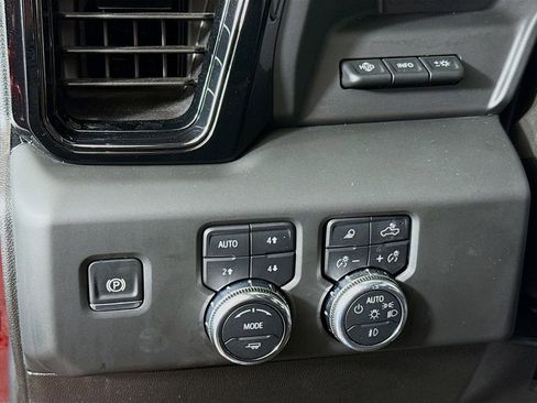 Used 2025 GMC Sierra 3500 AT4 w/ AT4 Premium Plus Package AWD/4WD image 10
