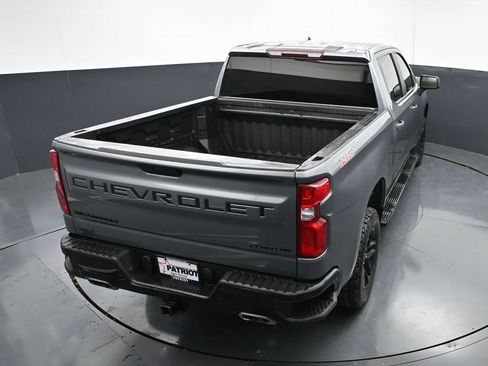 Used 2021 Chevrolet Silverado 1500 Custom Trail Boss w/ LPO, Dark Essentials Package AWD/4WD image 34