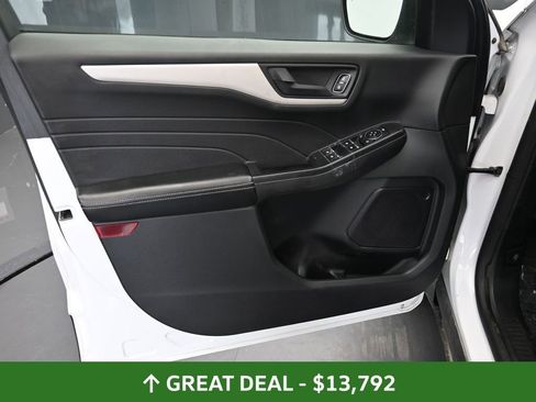 Used 2022 Ford Escape SE w/ Convenience Package image 17