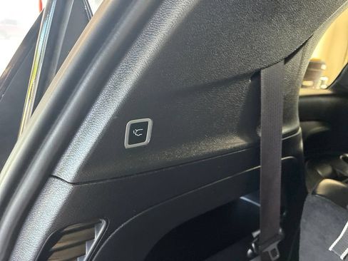 Used 2025 Chrysler Pacifica Select FWD image 25