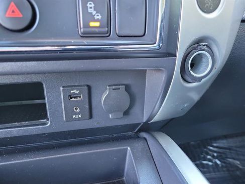 Used 2018 Nissan Titan PRO-4X image 16