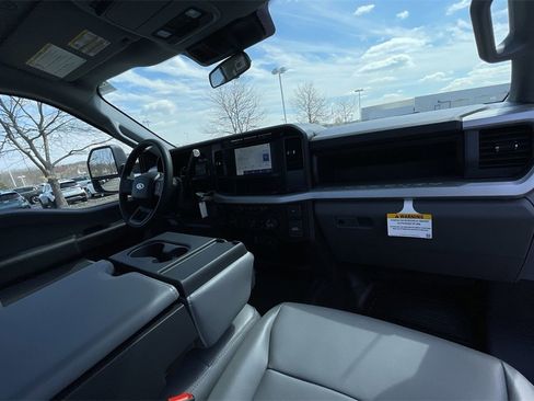 New 2024 Ford F550 4x4 Regular Cab Super Duty image 10
