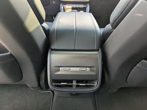 Used 2025 Lincoln Nautilus Reserve image 21