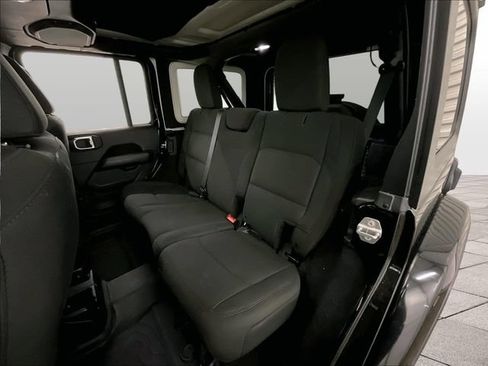 Used 2018 Jeep Wrangler Unlimited Sahara AWD/4WD image 25