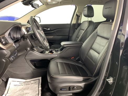 Used 2023 GMC Acadia Denali w/ Denali Technology Package FWD image 16