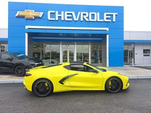 Used 2023 Chevrolet Corvette Stingray Preferred Cpe w/ Z51 Performance Package RWD image 2
