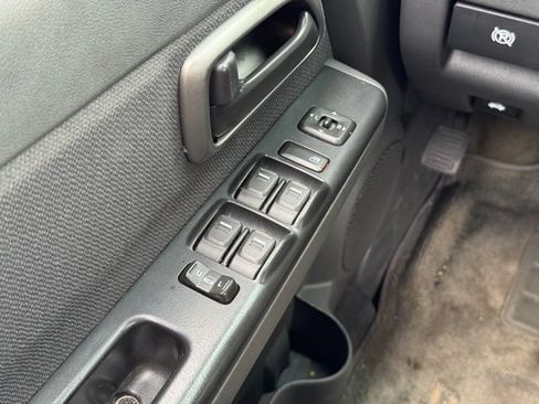 Used 2005 Chevrolet Colorado LS AWD/4WD image 24