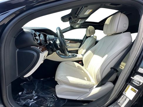 Used 2017 Mercedes-Benz E 300 4MATIC image 9