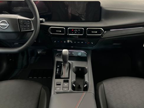 New 2026 Nissan Sentra SR w/ SR Premium Package FWD image 13