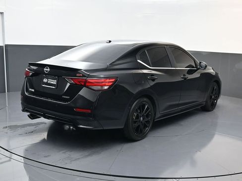 Used 2025 Nissan Sentra SR w/ SR Premium Package FWD image 3