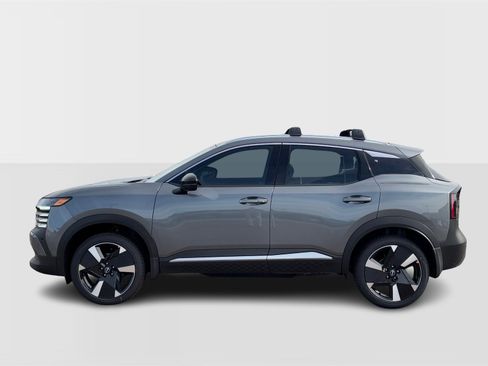 New 2026 Nissan Kicks SR w/ Cold Weather Package image 2