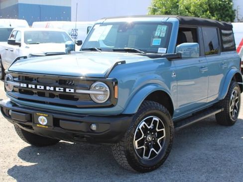Used 2023 Ford Bronco Outer Banks AWD/4WD image 11