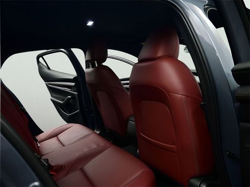 Certified 2025 MAZDA MAZDA3 Carbon image 9