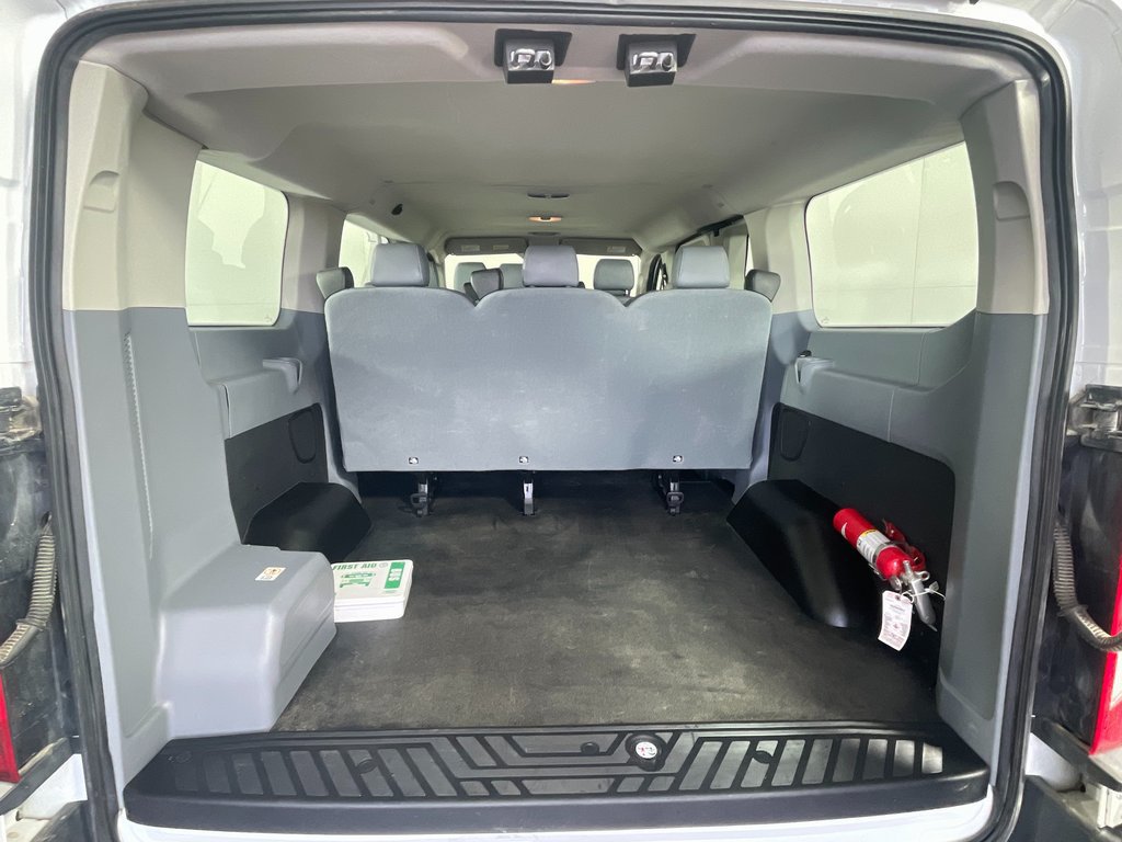 Used 2017 Ford Transit 150 XL RWD image 7