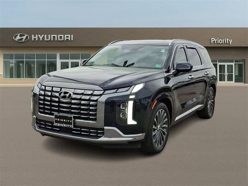 Used 2023 Hyundai Palisade Calligraphy image 1