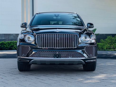 Certified 2025 Bentley Bentayga Extended Wheelbase AWD/4WD image 12