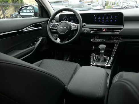 Used 2026 Kia Seltos EX FWD image 27