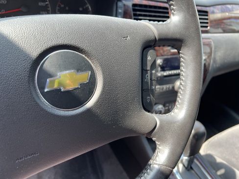 Used 2013 Chevrolet Impala LT w/ LT Sunroof Package image 15
