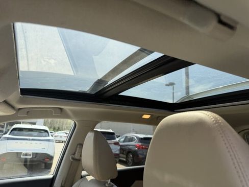 Used 2014 Nissan Rogue SL w/ SL Premium Package image 16