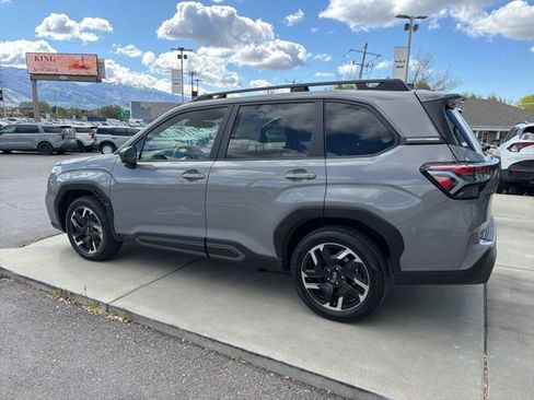Used 2025 Subaru Forester Limited w/ Popular Package #1 AWD/4WD image 3